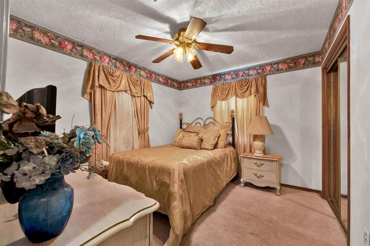 2501 NW Robinhood Dr, Lawton, OK 73505