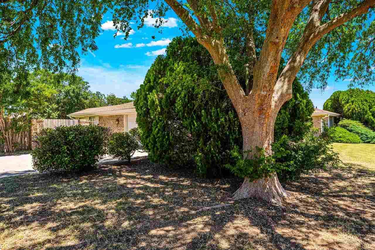 2501 NW Robinhood Dr, Lawton, OK 73505