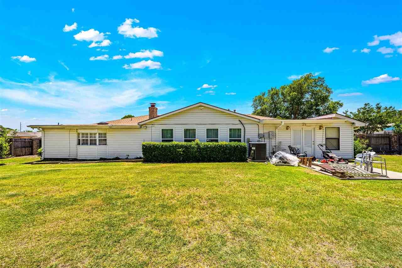 2501 NW Robinhood Dr, Lawton, OK 73505