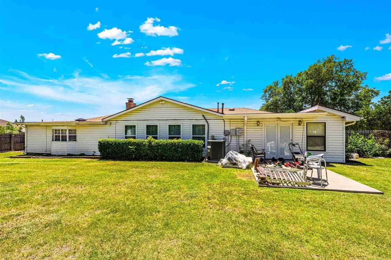 2501 NW Robinhood Dr, Lawton, OK 73505