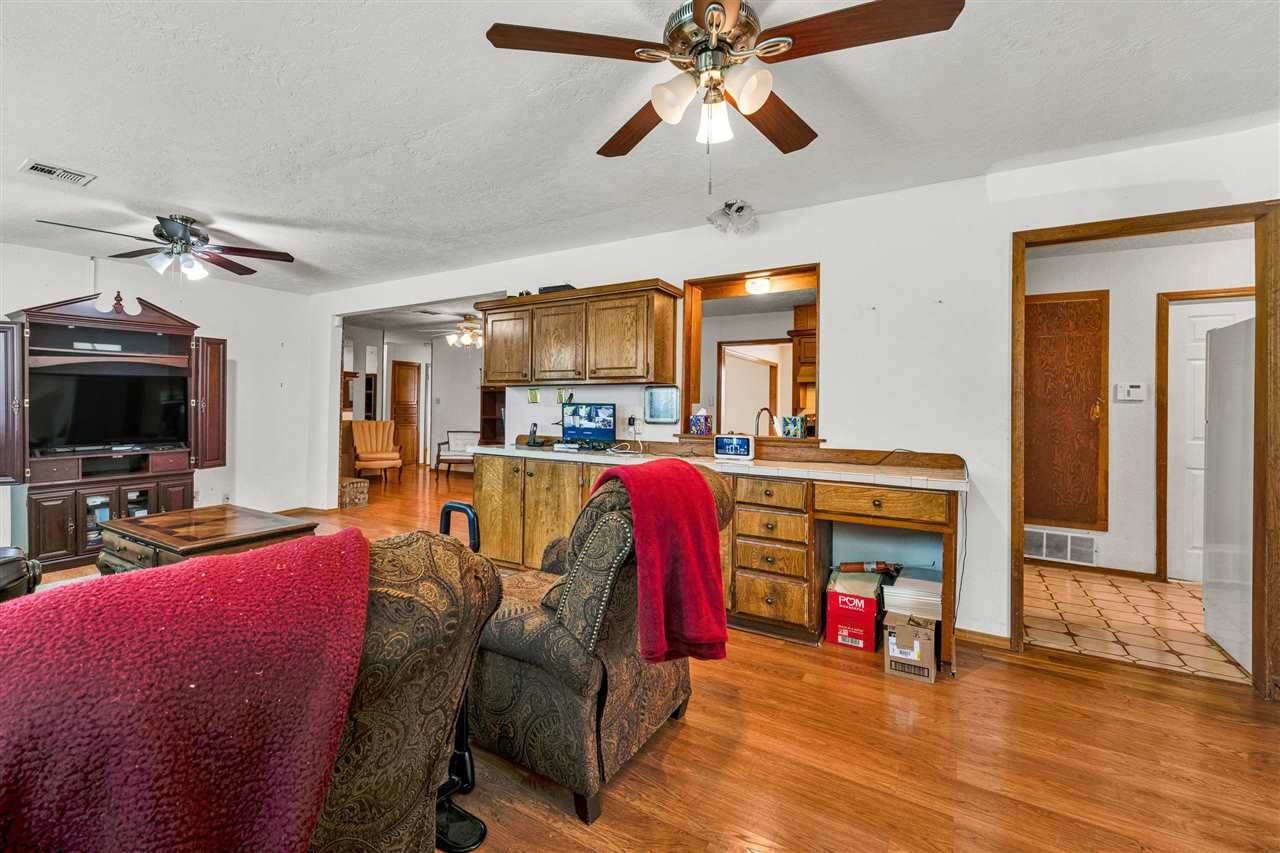 2501 NW Robinhood Dr, Lawton, OK 73505