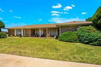 2501 NW Robinhood Dr, Lawton, OK 73505
