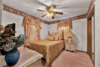2501 NW Robinhood Dr, Lawton, OK 73505