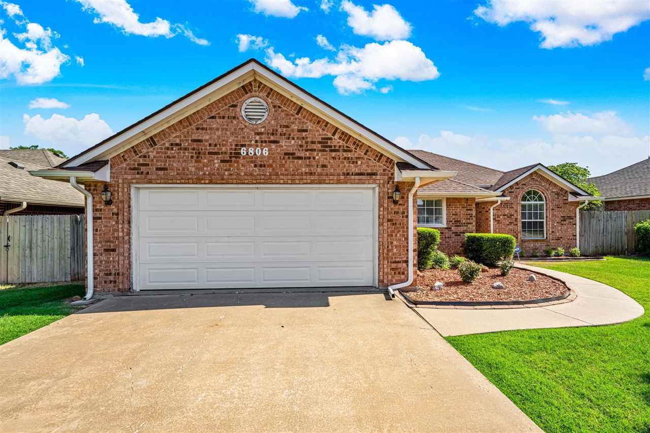 6806 SW Drakestone, Lawton, OK 73502
