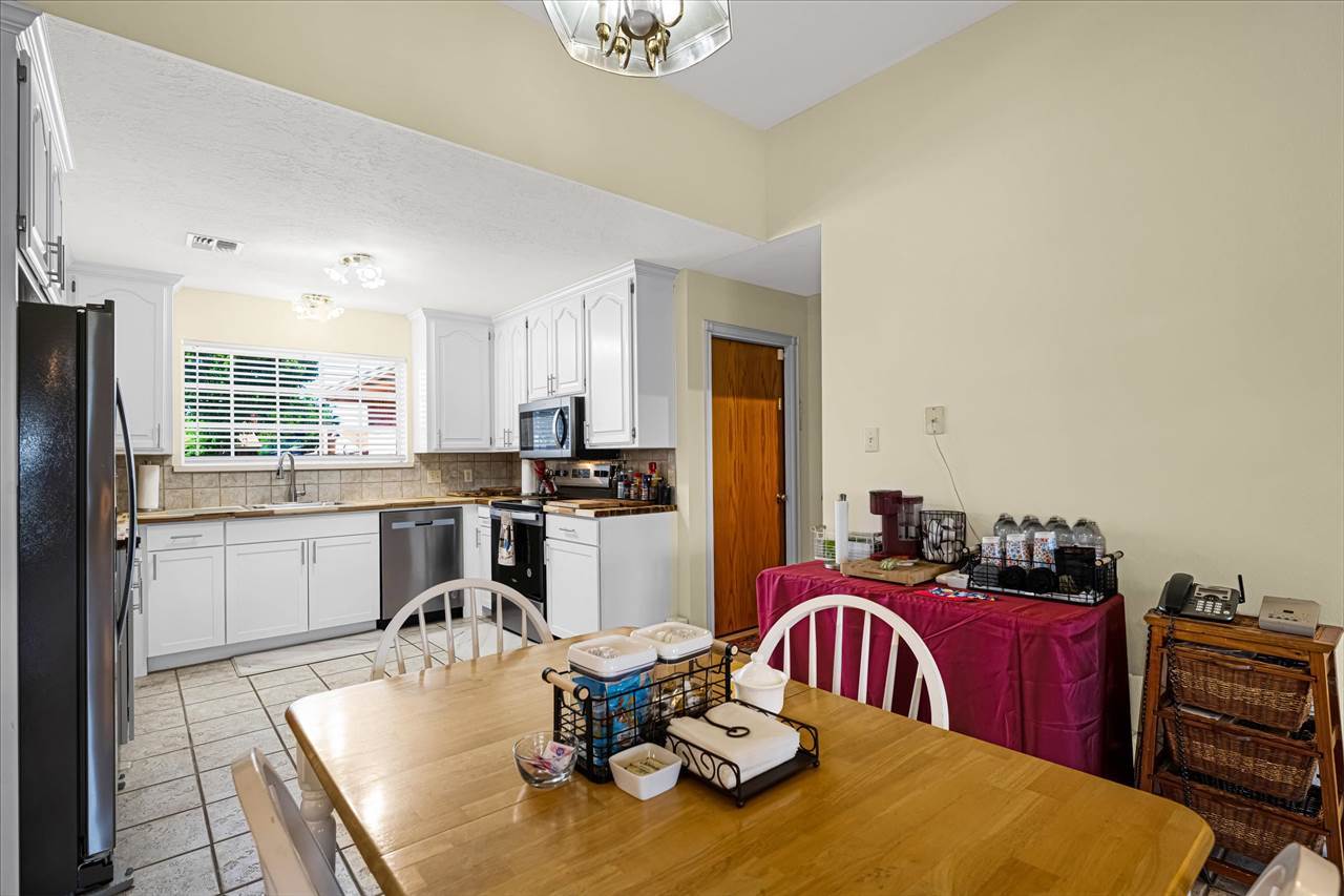 6806 SW Drakestone, Lawton, OK 73502