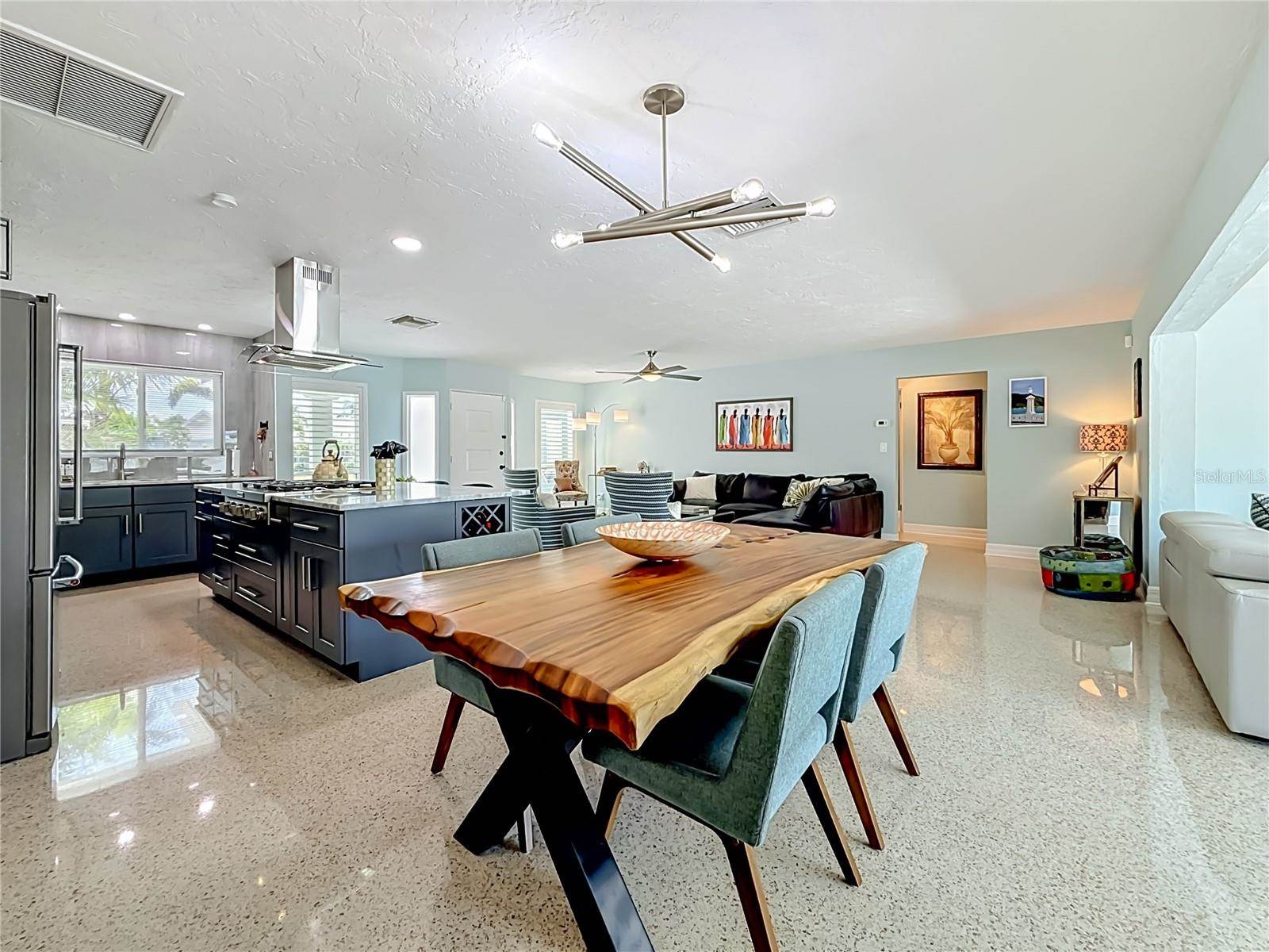 5083 41ST Street South, Saint Petersburg, FL 33711