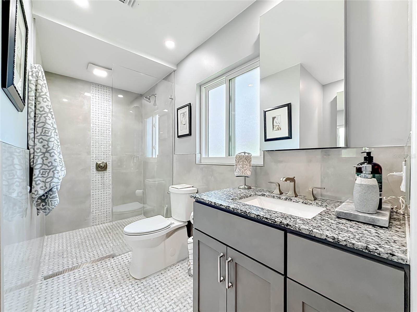 5083 41ST Street South, Saint Petersburg, FL 33711