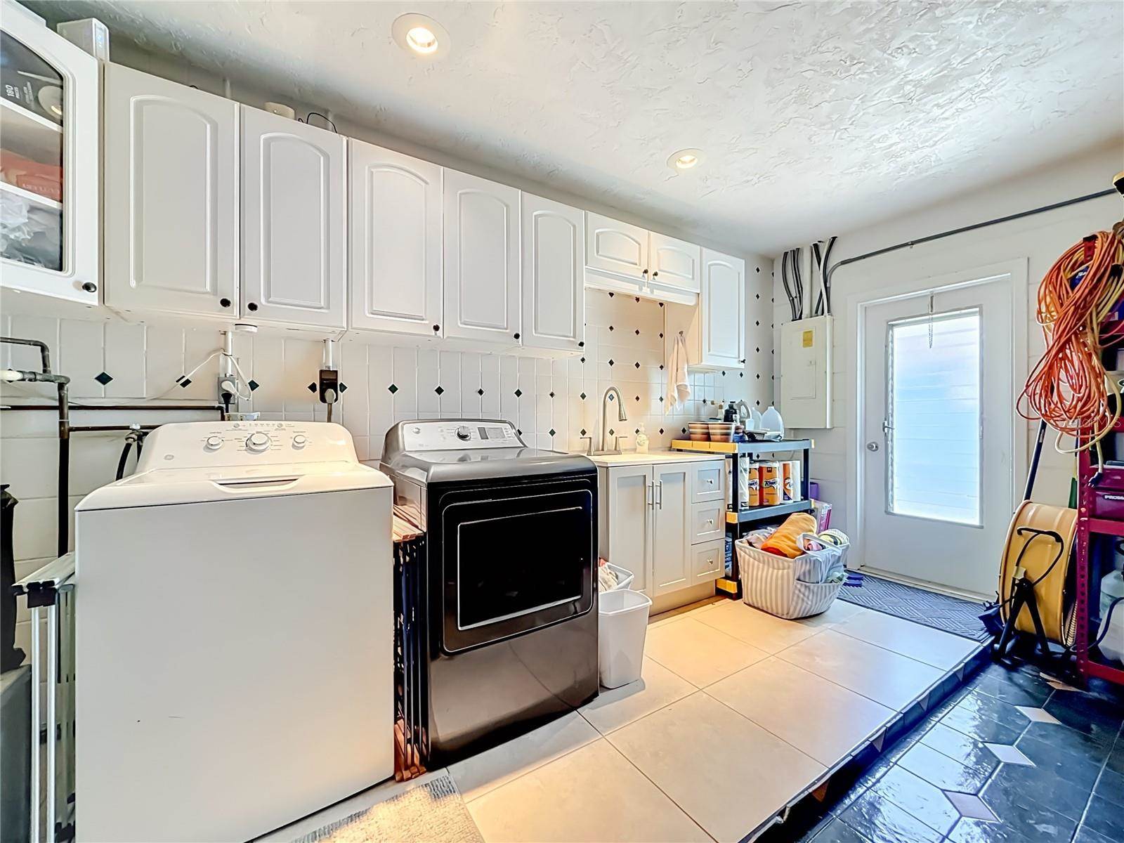 5083 41ST Street South, Saint Petersburg, FL 33711
