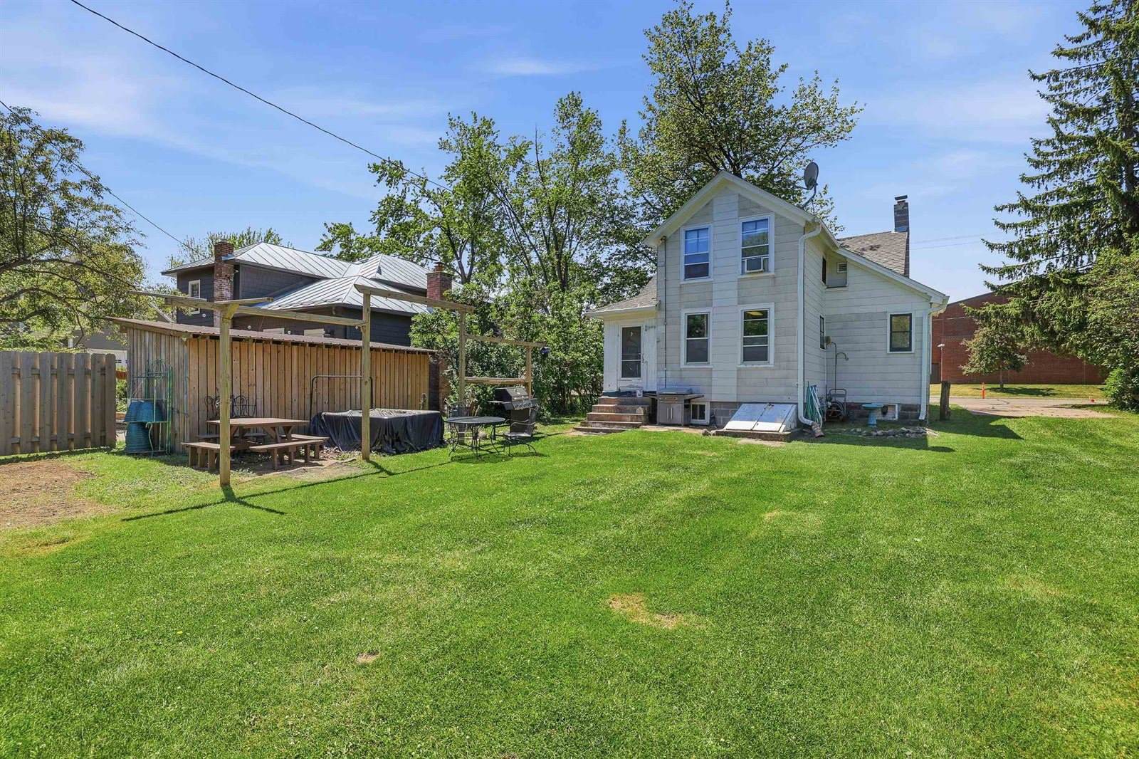 338 N Main Street, Amherst, WI 54406