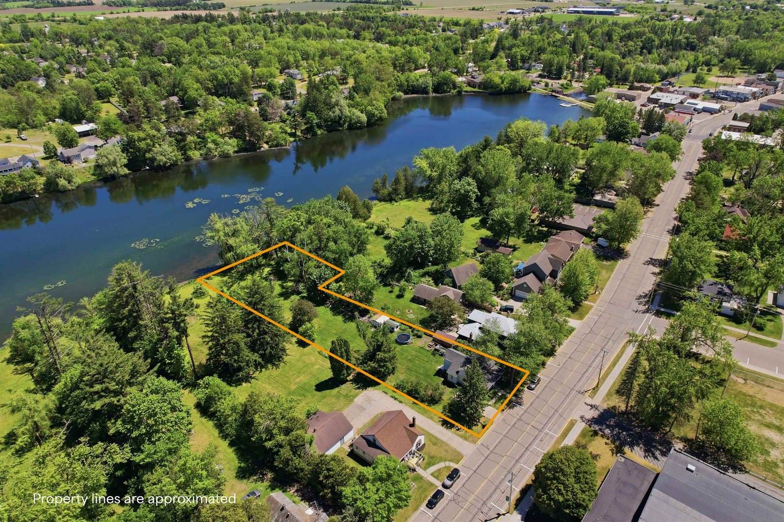338 N Main Street, Amherst, WI 54406