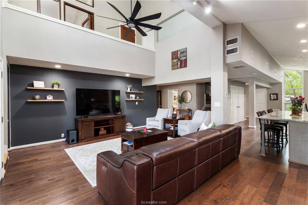 2120 Carter Lake Drive, College Station, TX 77845