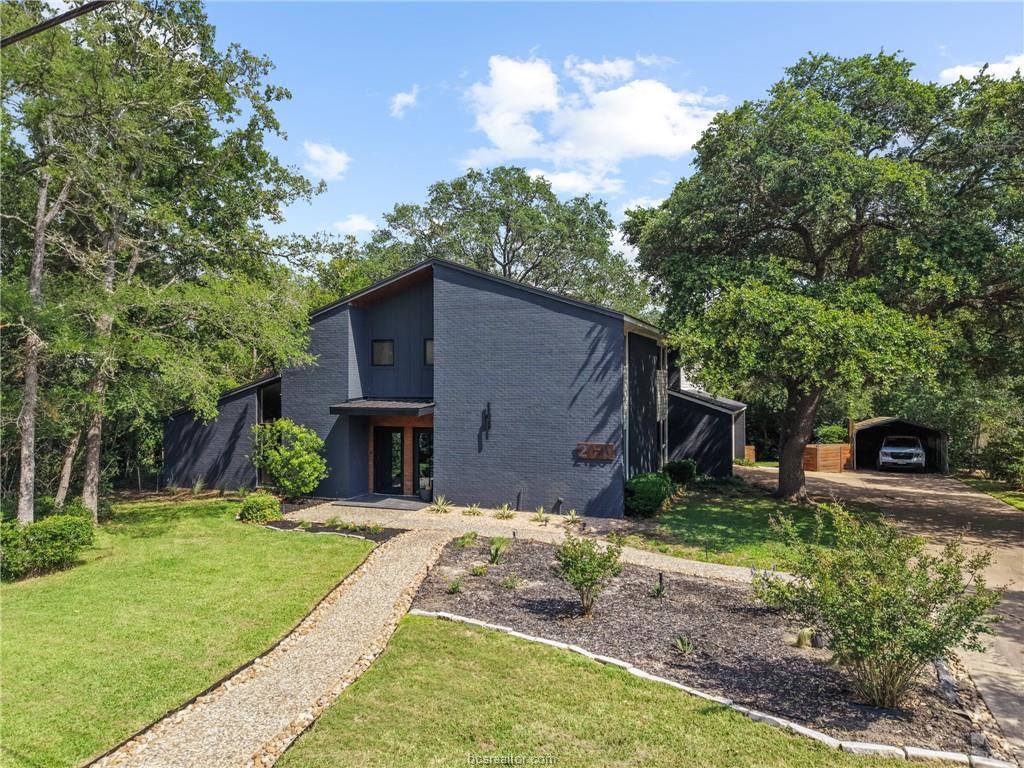 2120 Carter Lake Drive, College Station, TX 77845