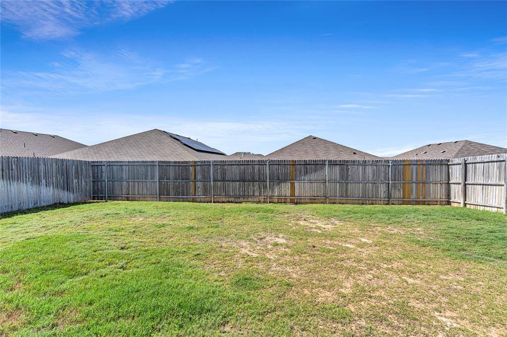 409 Foxhunter Street, Fort Worth, TX 76131