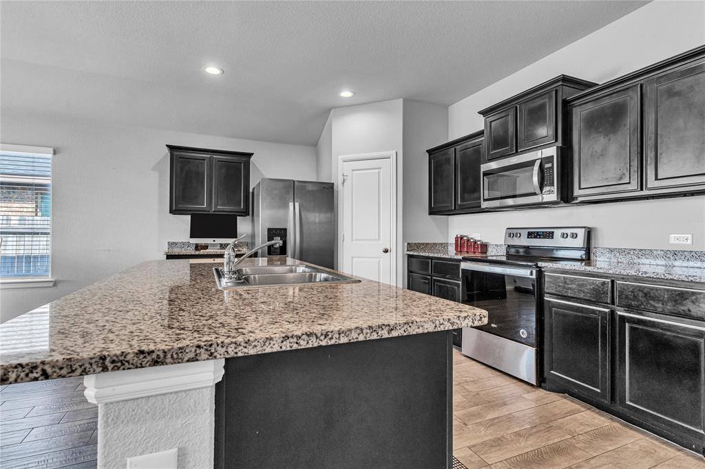 409 Foxhunter Street, Fort Worth, TX 76131
