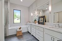 16862 Cardinal Ln, Troup, TX 75789