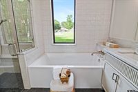 16862 Cardinal Ln, Troup, TX 75789