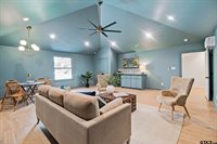 16862 Cardinal Ln, Troup, TX 75789