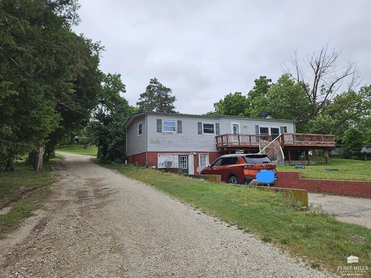 481 Sun Lane, Herington, KS 67449