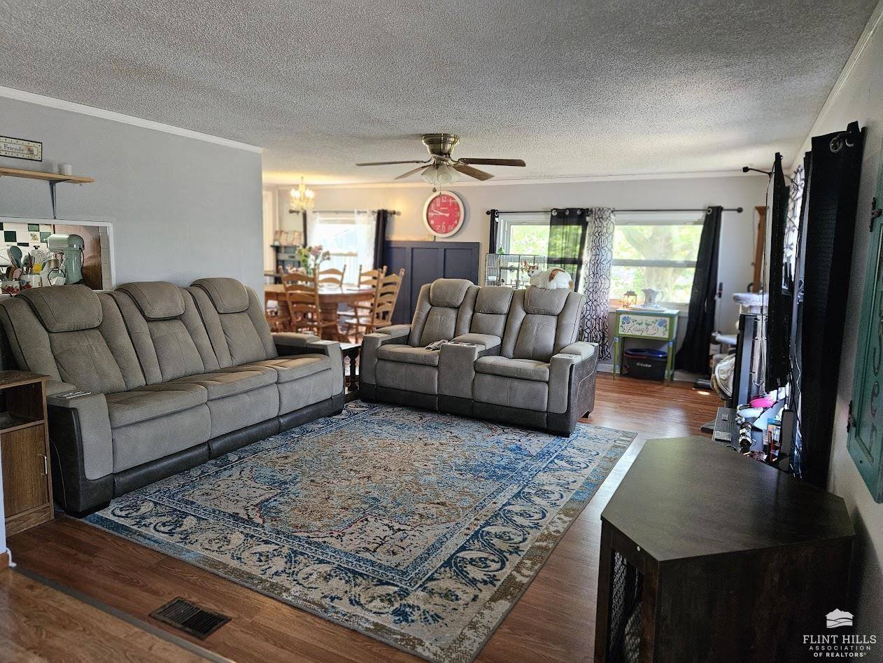 481 Sun Lane, Herington, KS 67449