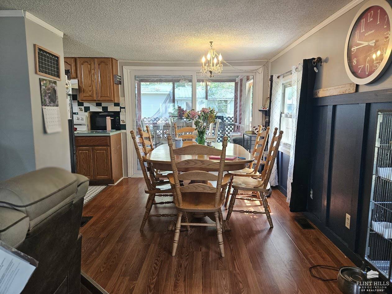 481 Sun Lane, Herington, KS 67449