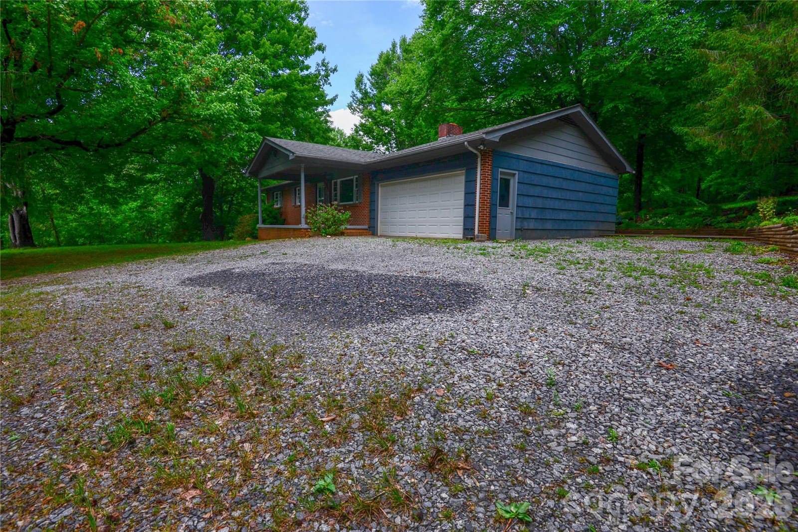 24 Sarabec Hill Road, Black Mountain, NC 28711