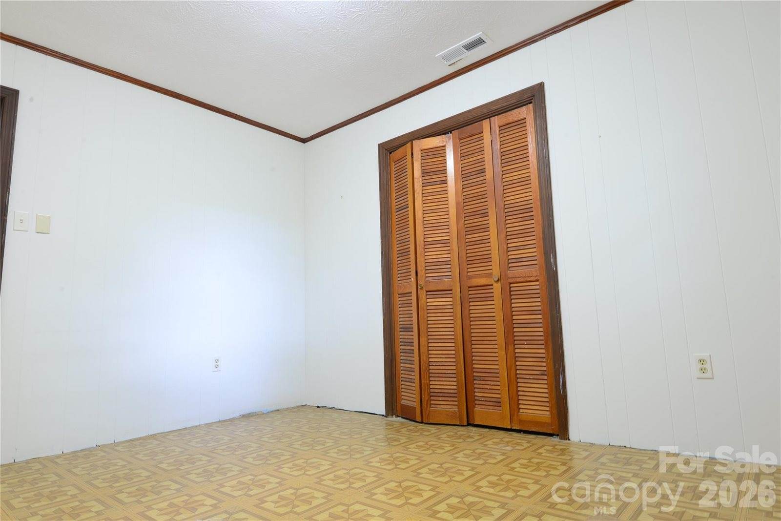 24 Sarabec Hill Road, Black Mountain, NC 28711