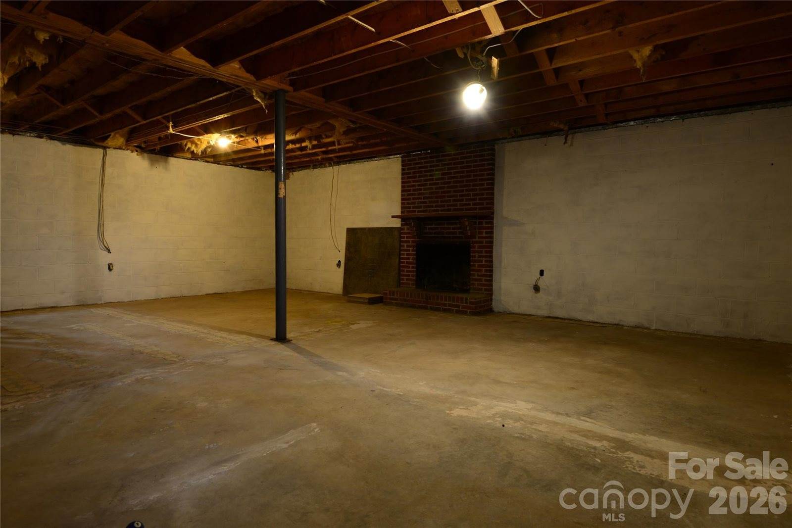 24 Sarabec Hill Road, Black Mountain, NC 28711