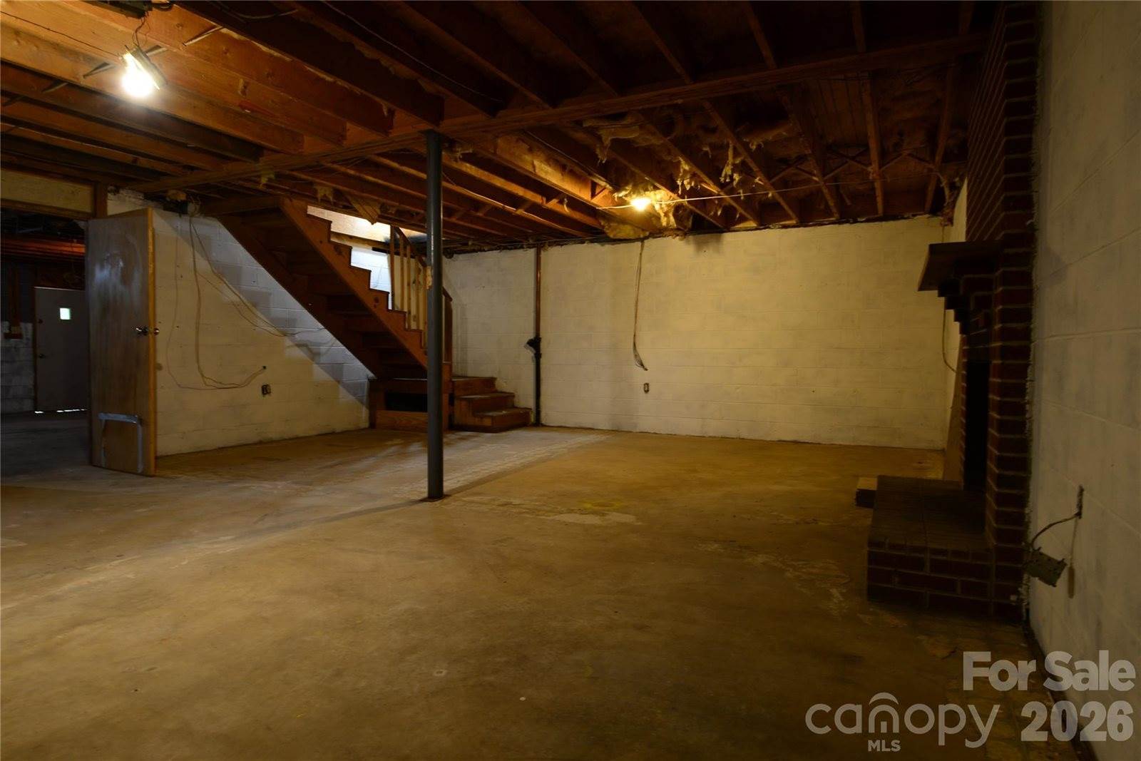 24 Sarabec Hill Road, Black Mountain, NC 28711