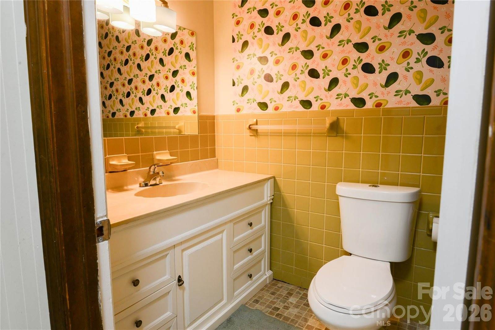 24 Sarabec Hill Road, Black Mountain, NC 28711