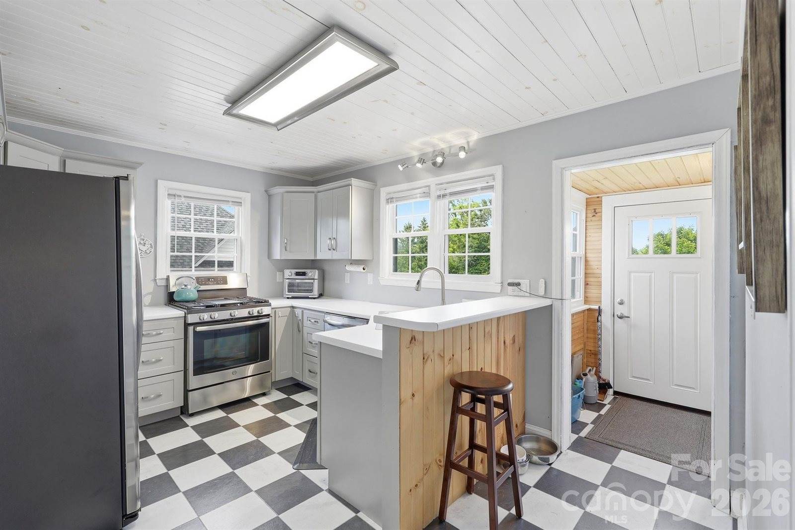 129 Mears Avenue, Canton, NC 28716