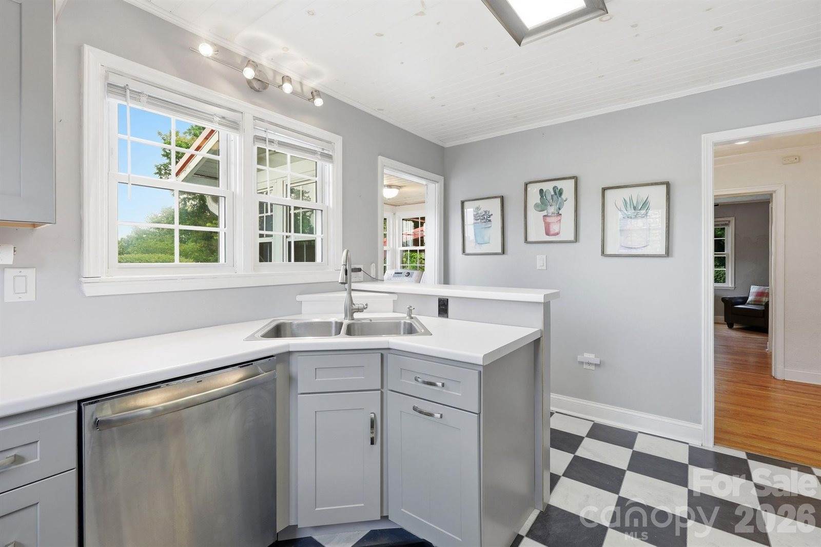129 Mears Avenue, Canton, NC 28716