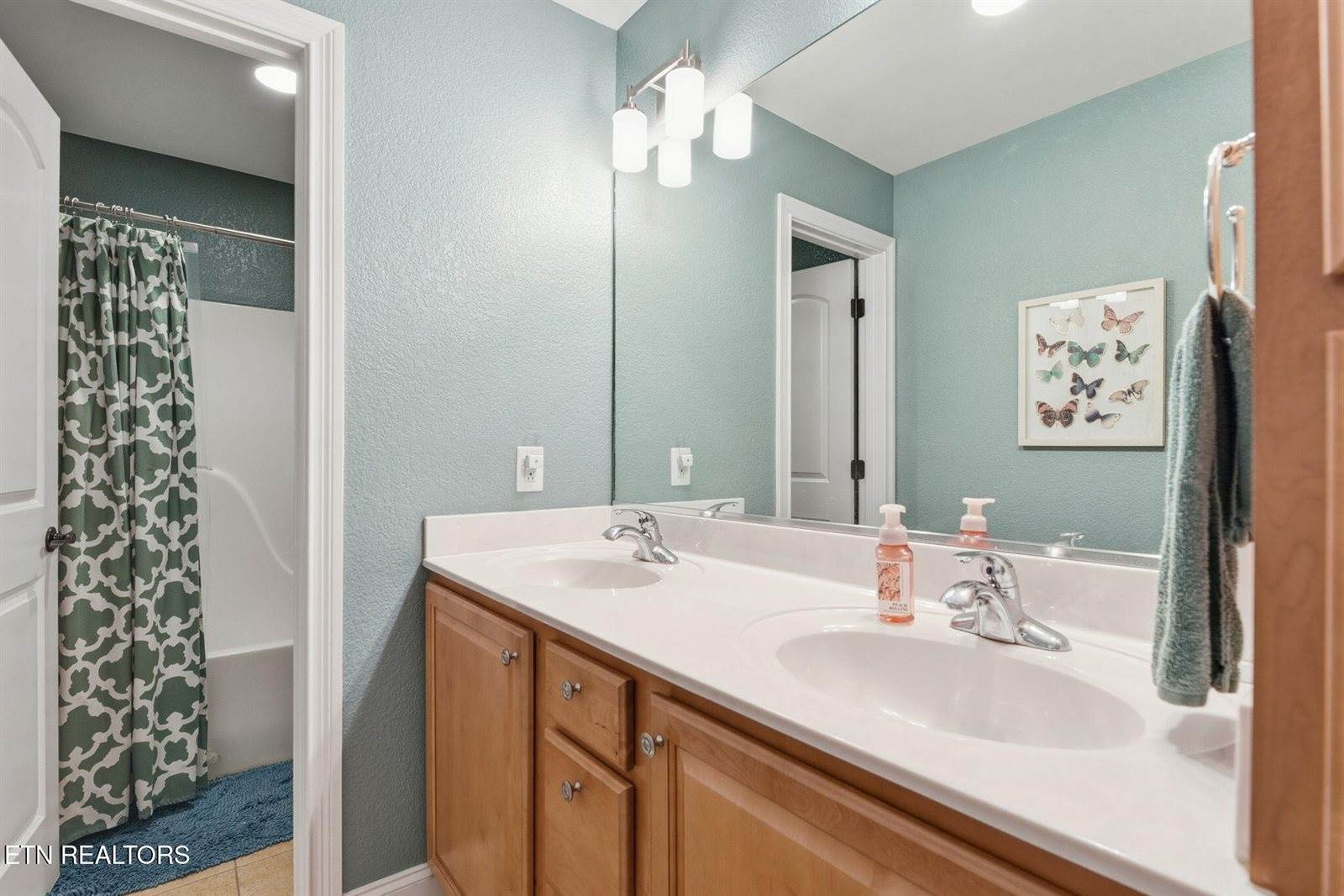 419 Laurel Ridge Lane, Knoxville, TN 37922