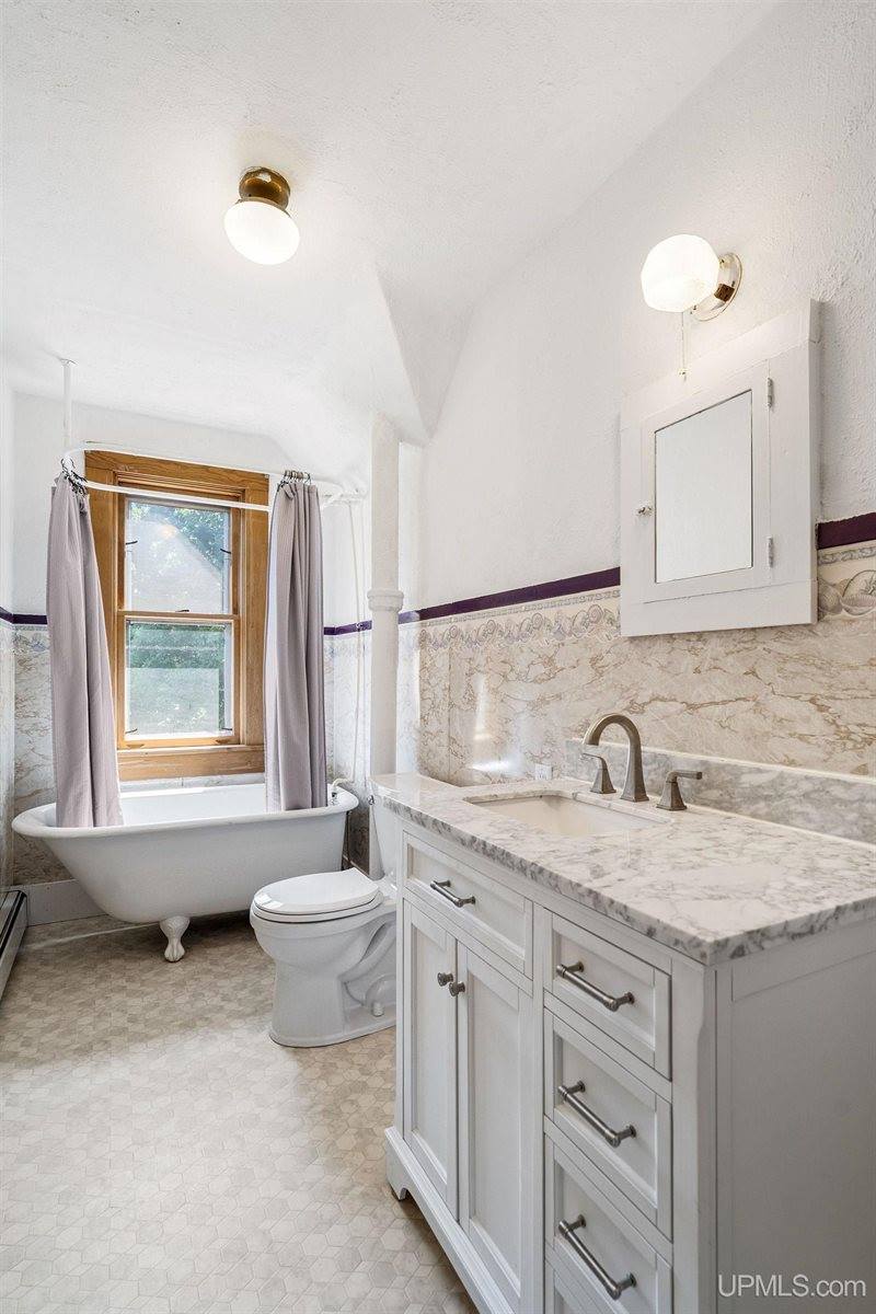 135 York Street, Ishpeming, MI 49849