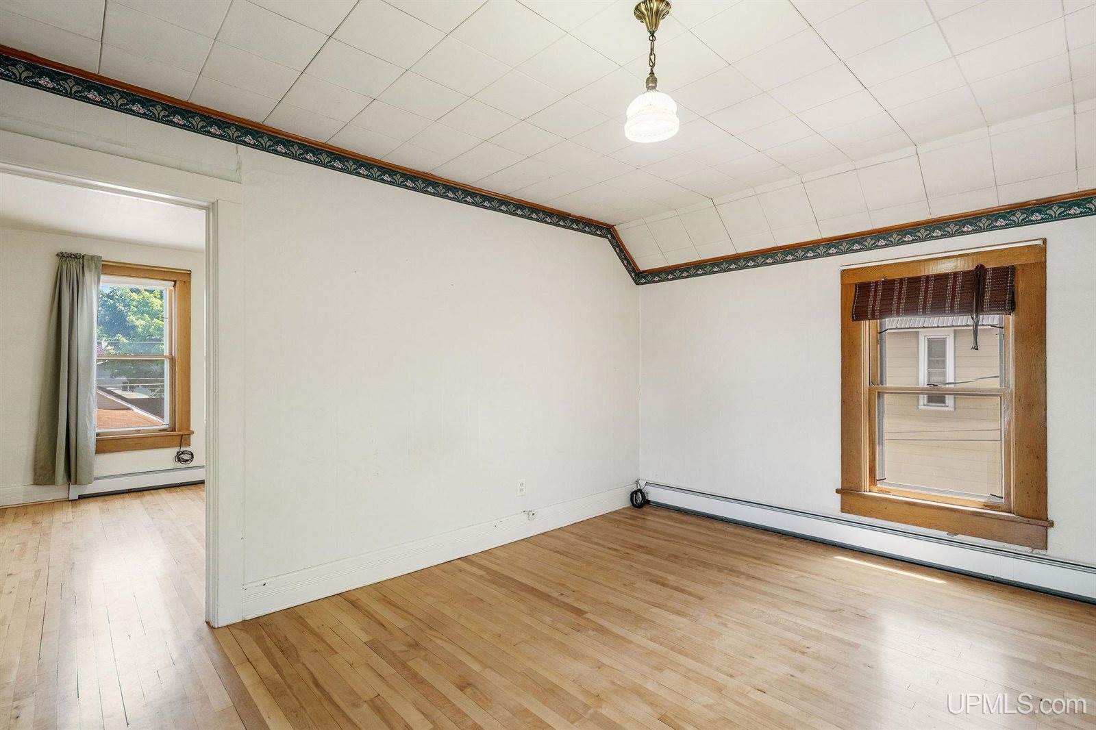 135 York Street, Ishpeming, MI 49849