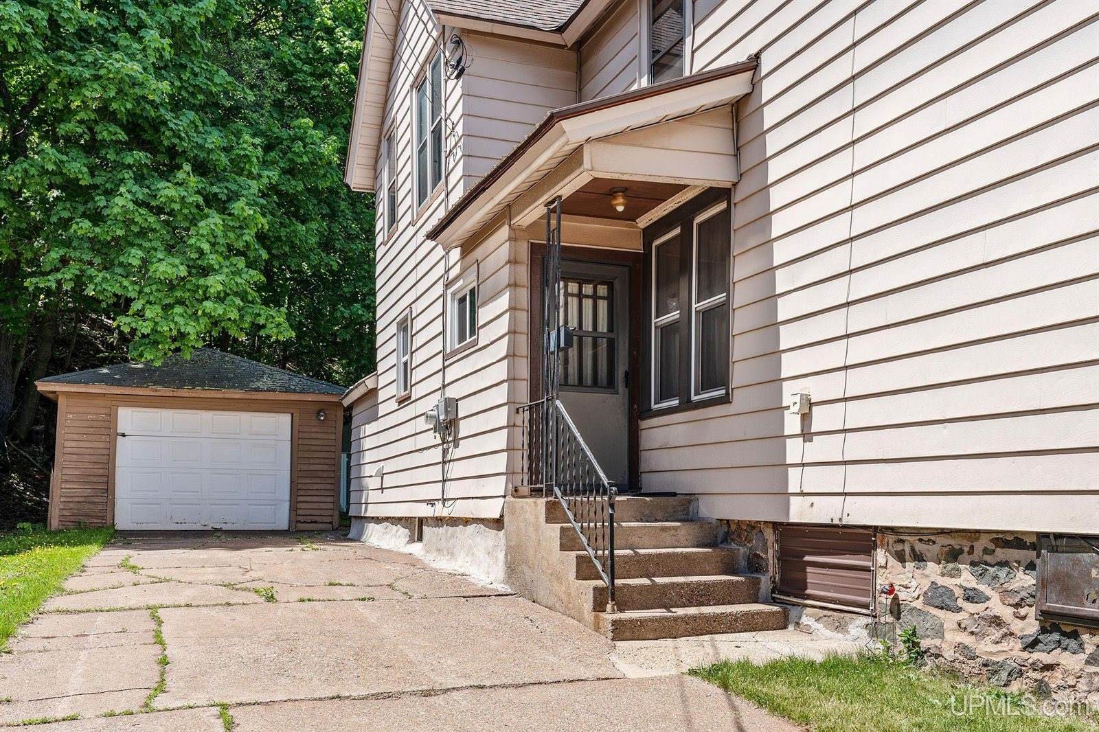 135 York Street, Ishpeming, MI 49849