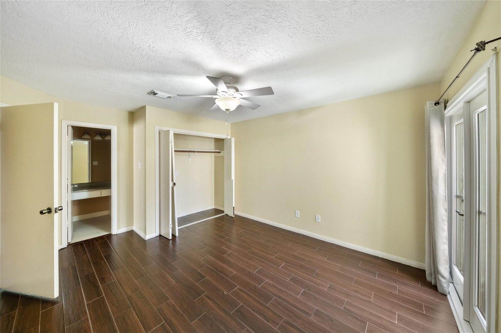 16170 Golden Sands Drive, Houston, TX 77095