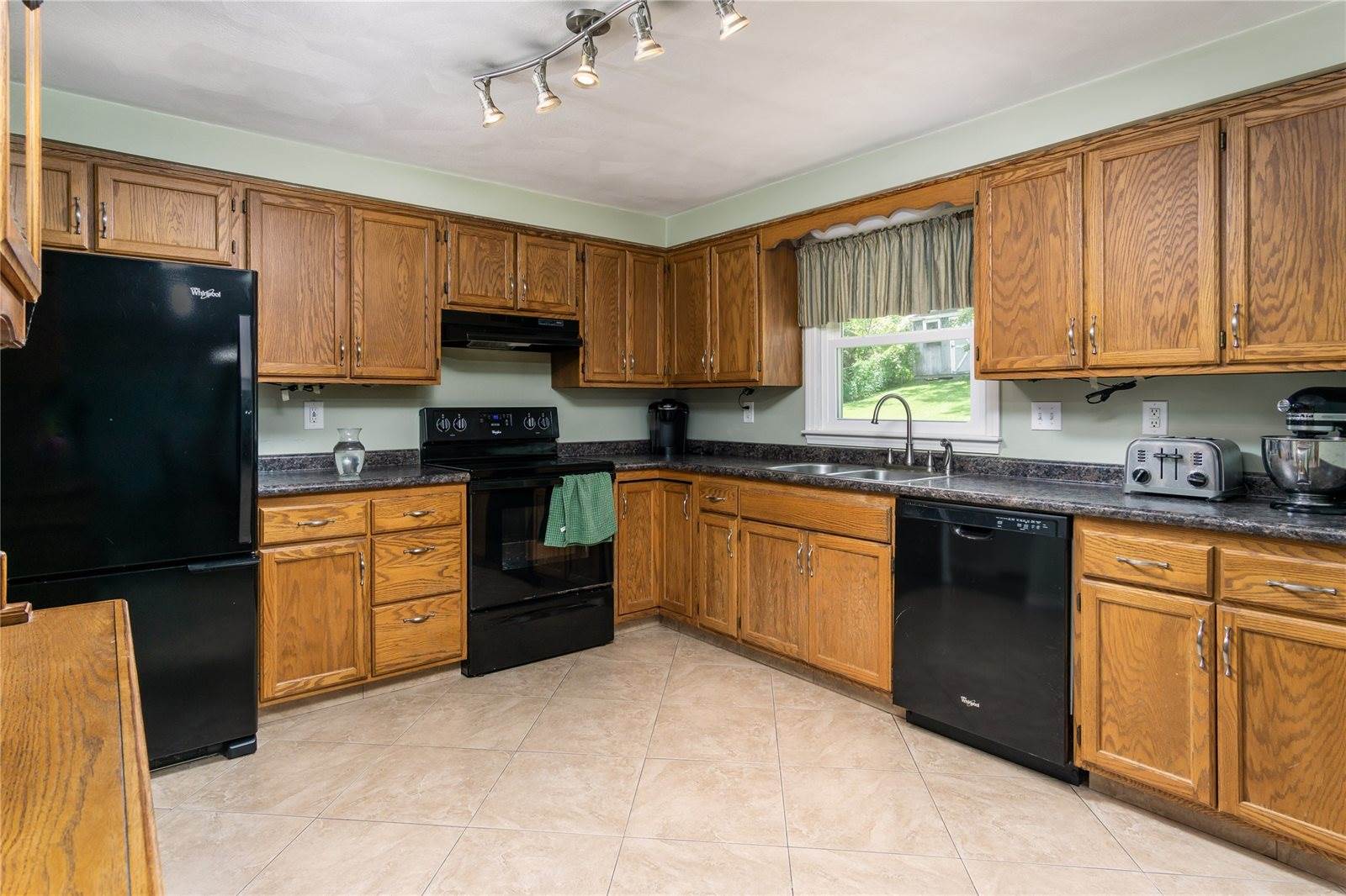48 Green Meadow Lane, Binghamton, NY 13901