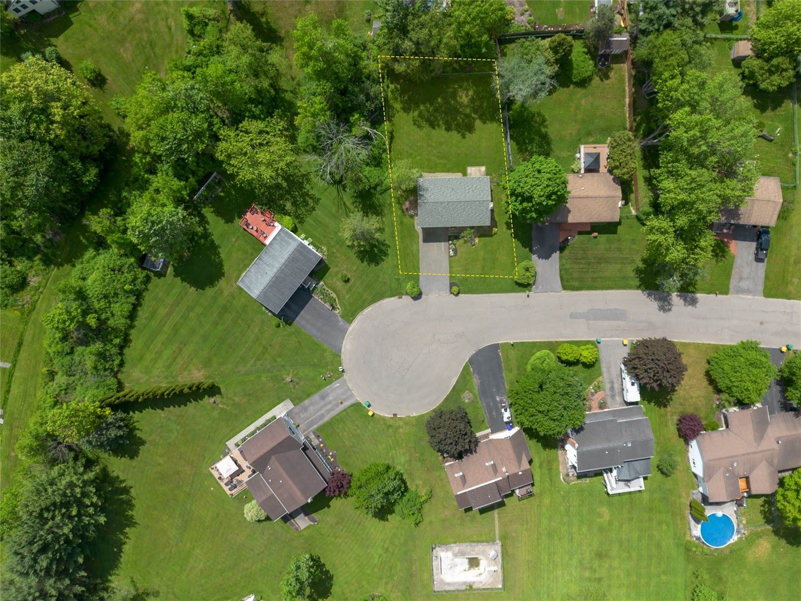 48 Green Meadow Lane, Binghamton, NY 13901