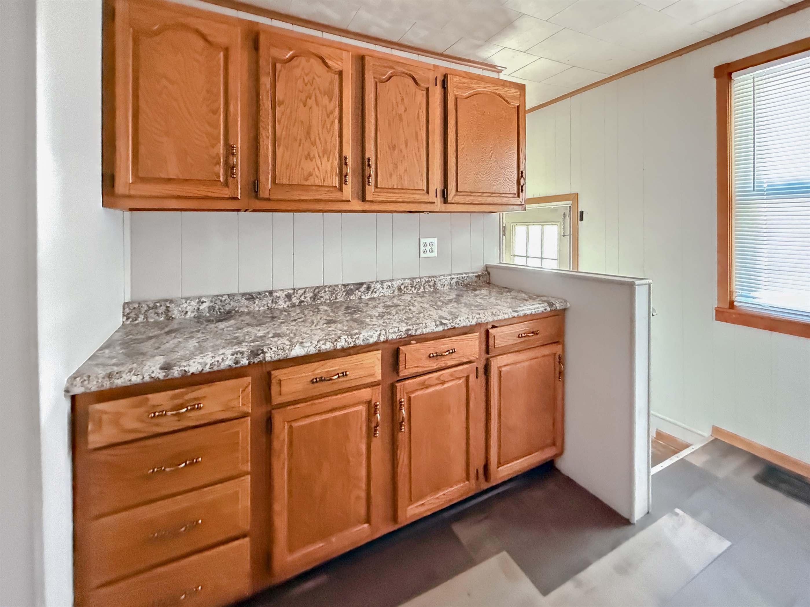 120 Blakely Ave, Terre Haute, IN 47803