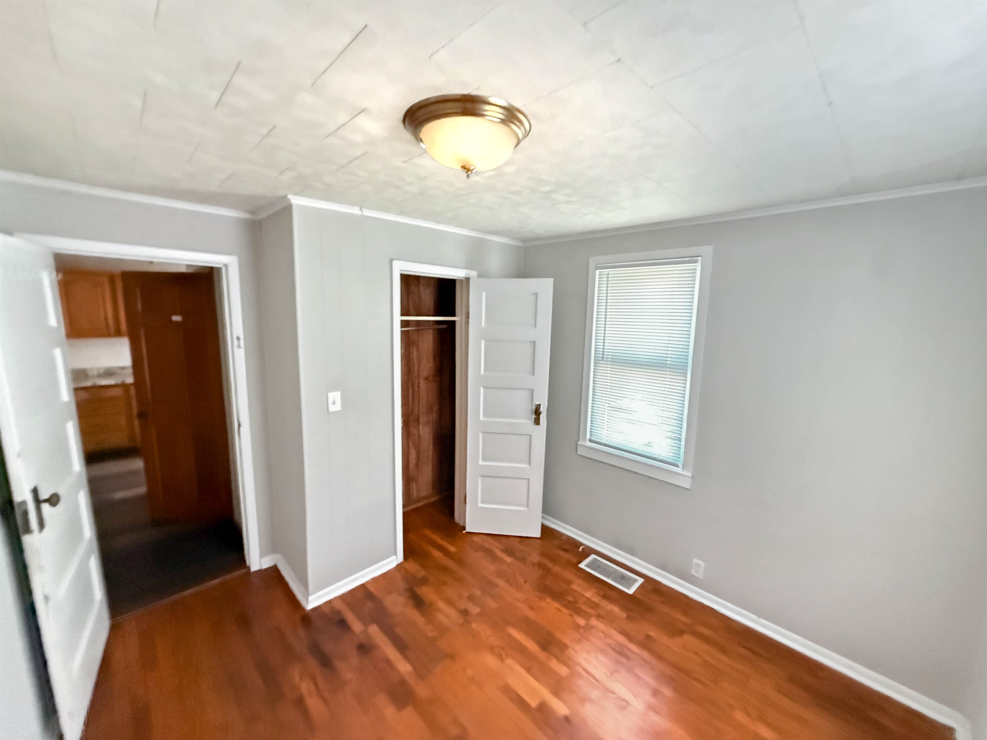 120 Blakely Ave, Terre Haute, IN 47803