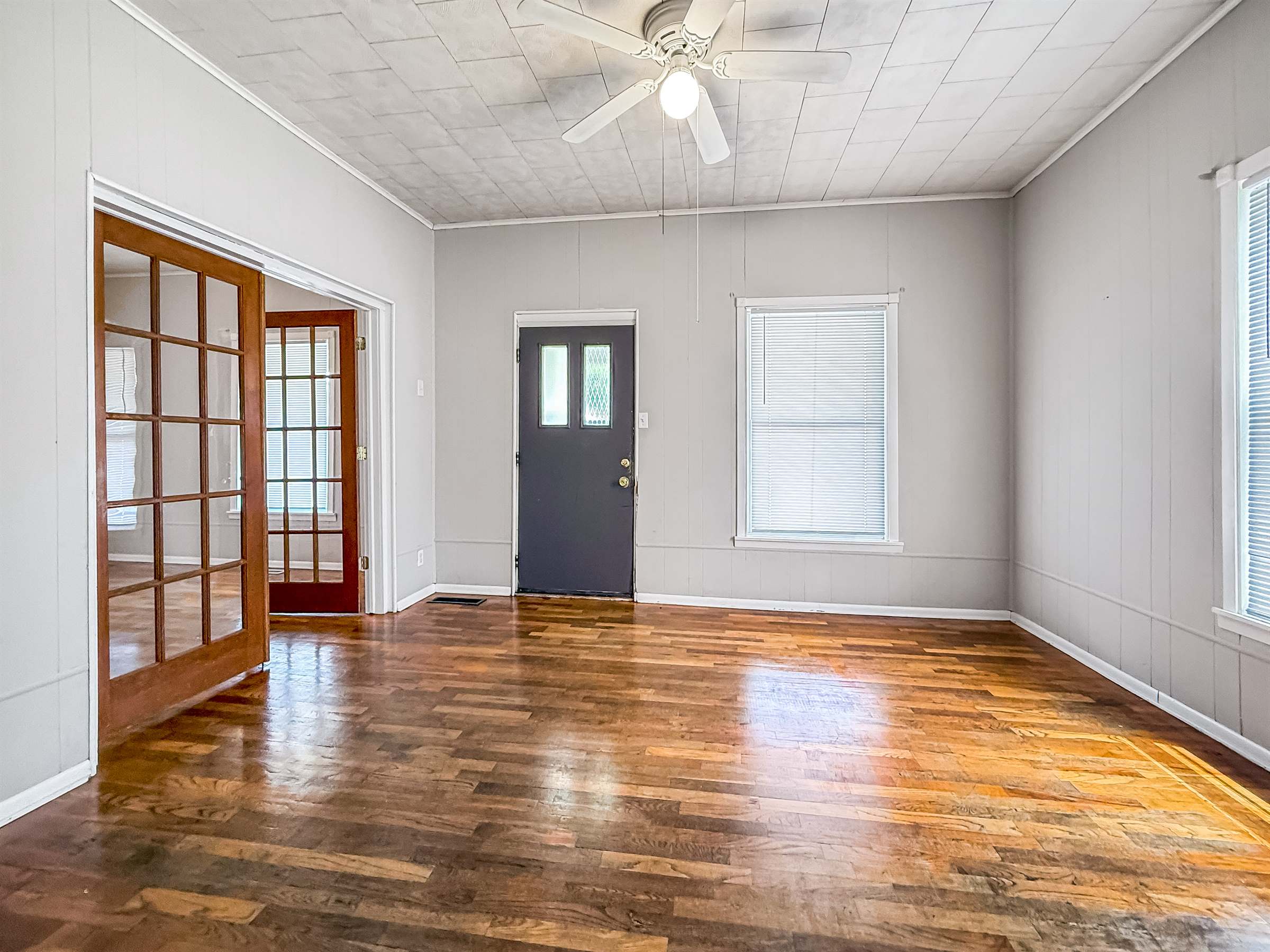 120 Blakely Ave, Terre Haute, IN 47803