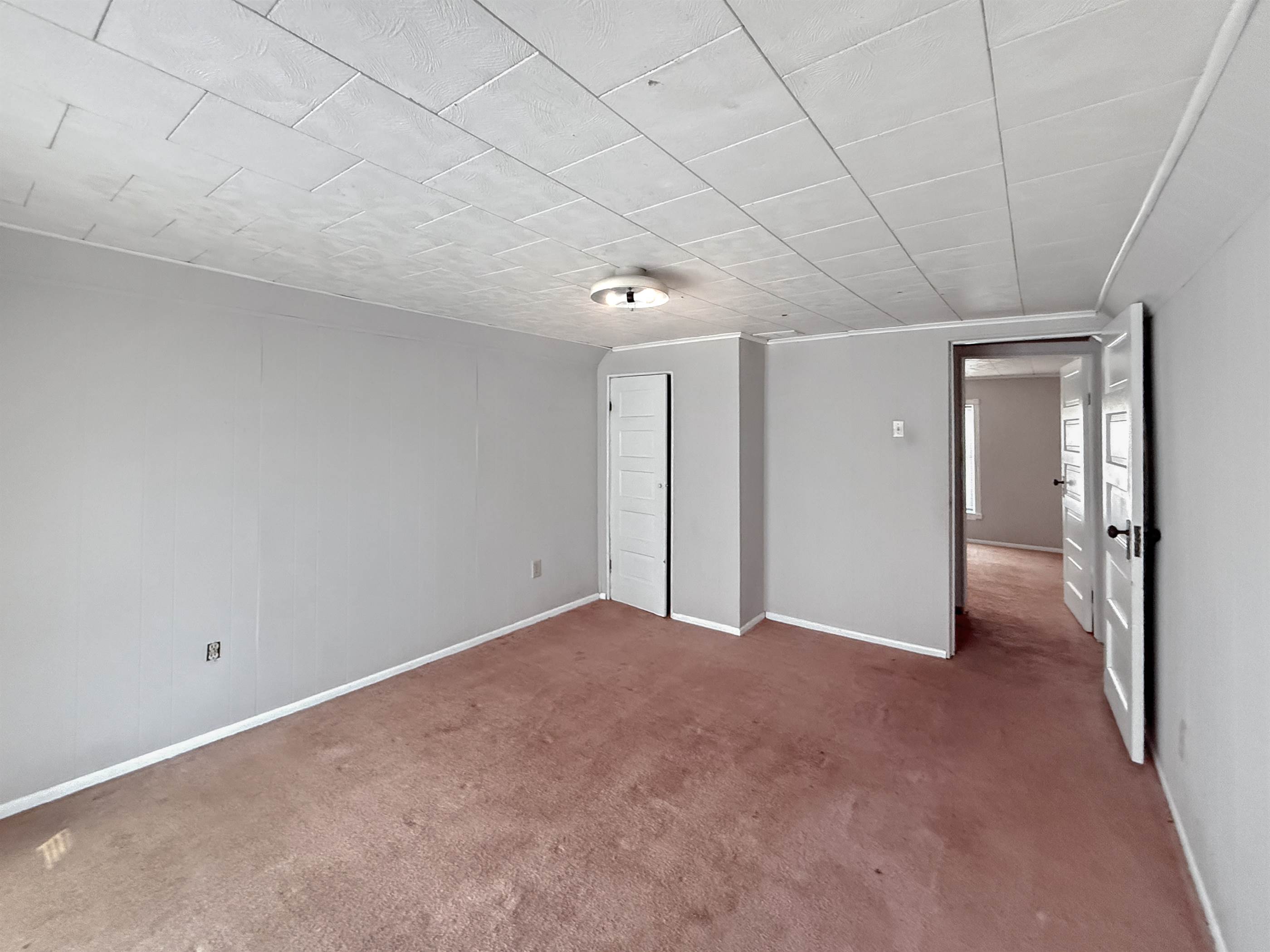 120 Blakely Ave, Terre Haute, IN 47803