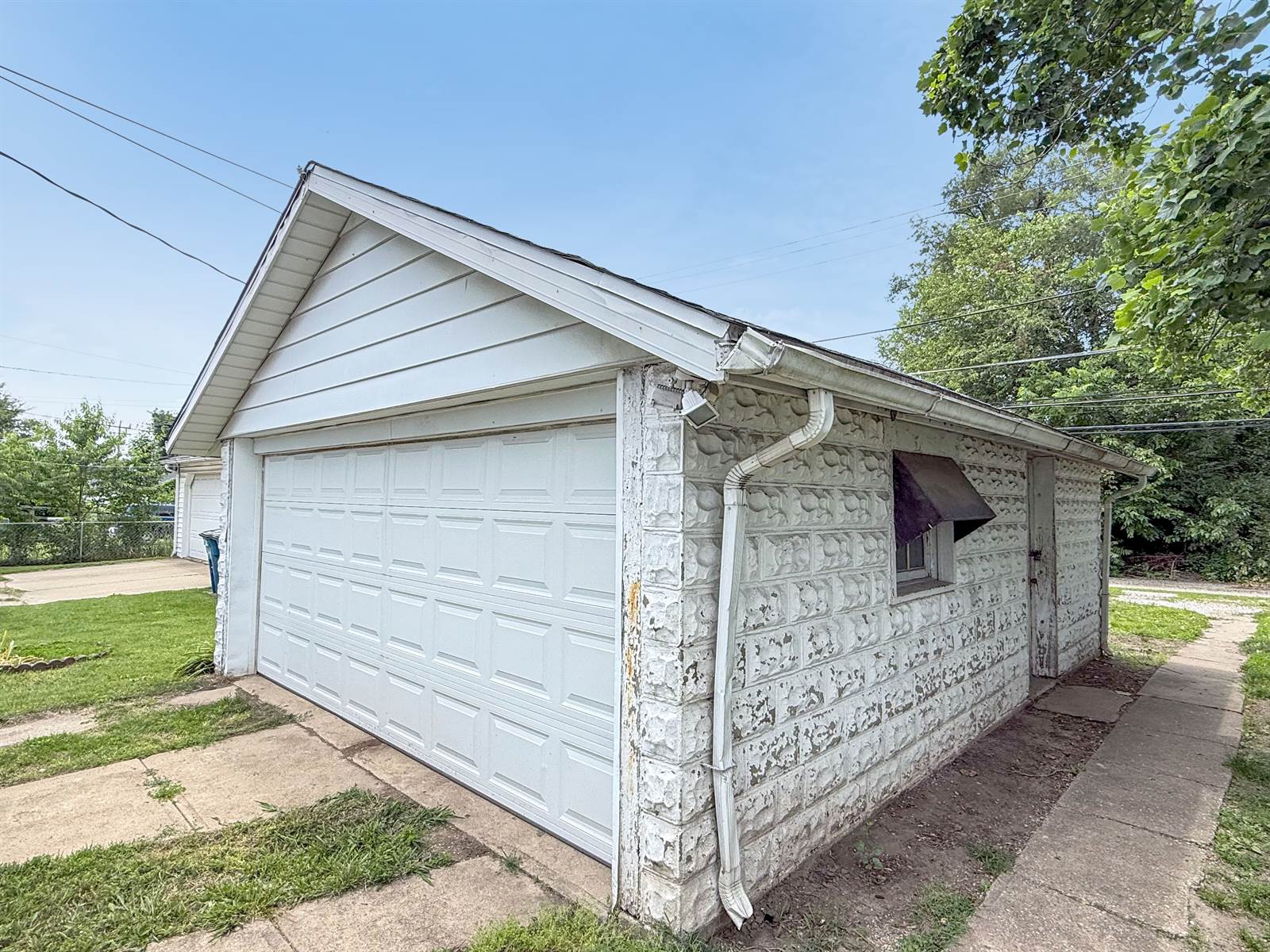 120 Blakely Ave, Terre Haute, IN 47803