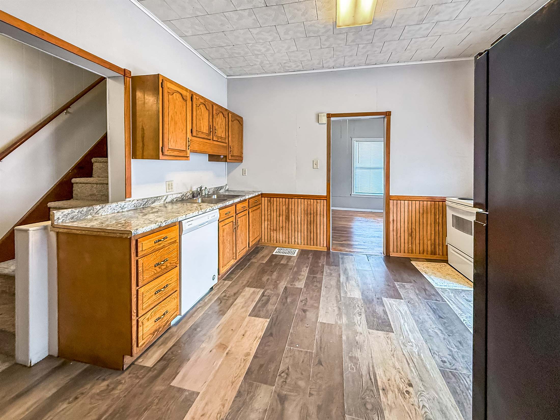 120 Blakely Ave, Terre Haute, IN 47803