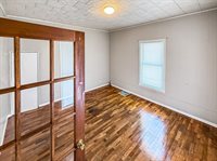 120 Blakely Ave, Terre Haute, IN 47803