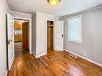 120 Blakely Ave, Terre Haute, IN 47803