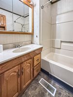 120 Blakely Ave, Terre Haute, IN 47803
