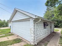 120 Blakely Ave, Terre Haute, IN 47803