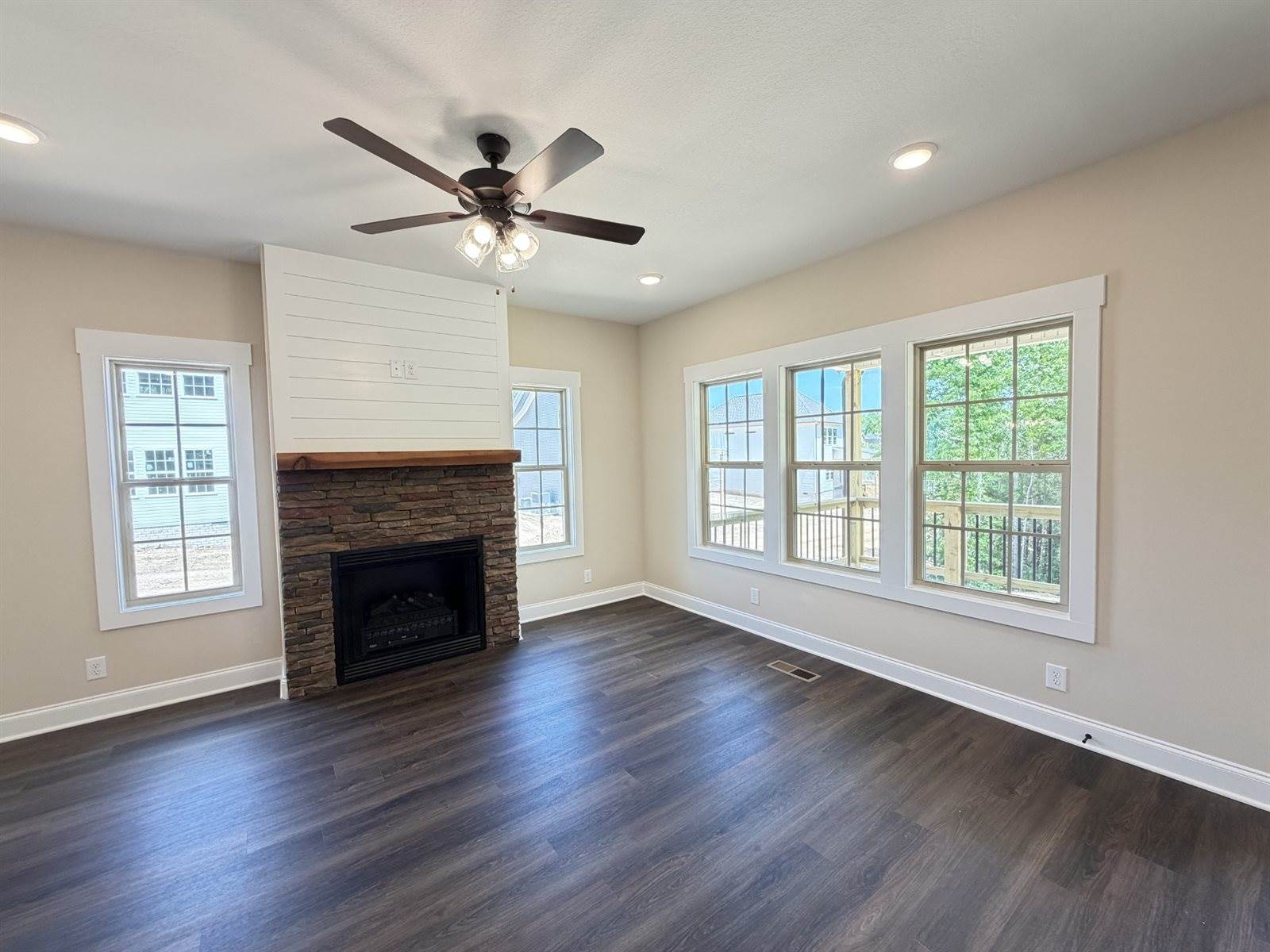 128 Hummingbird Way, Clarksville, TN 37043