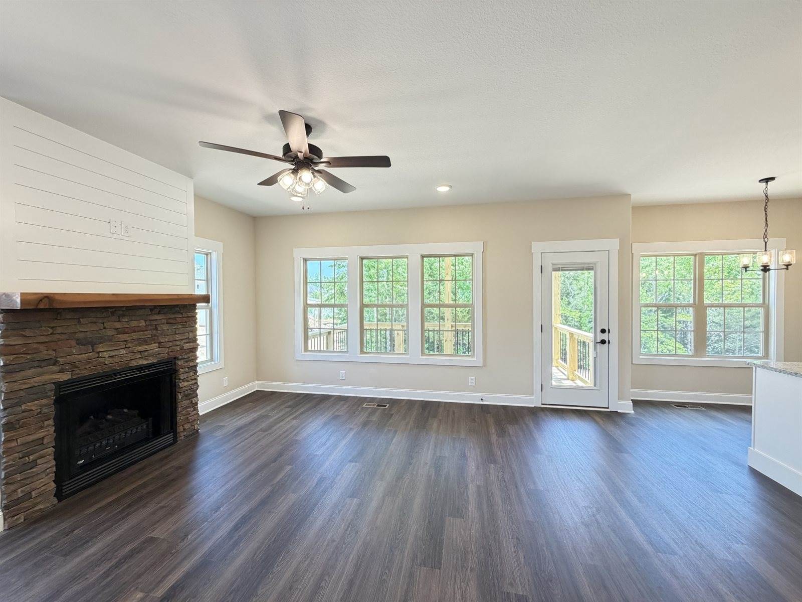 128 Hummingbird Way, Clarksville, TN 37043